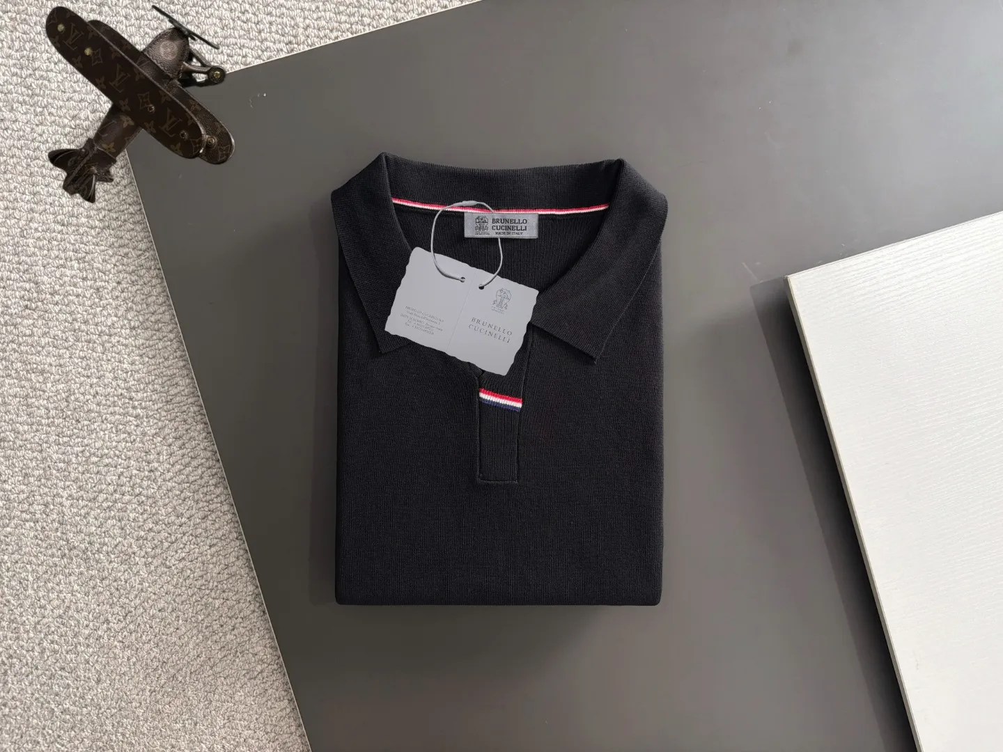 Next day shipment High Quality BC 2026 Summer New Arrival men's short-sleeved T-shirt Made of combed cotton yarn knitted cotton fabric, pure cotton high-weight special yarn, it feels full of weight when weighed, and the upper body is more textured than ordinary T-shirts. This texture can cope with the weather easily and is suitable for both hot and cold! The pattern on the chest adopts three-dimensional embroidery technology, and is perfectly produced stitch by stitch with reference to the original version! Loose fit design, looks noble. Size: M to XXXL